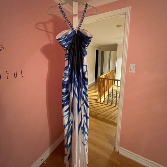 Prom dress, worn only once! - Picture 2 of 3